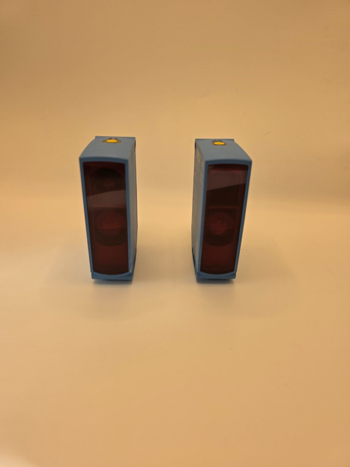 LOT OF 2 SICK WTB26P-24161120A00 PHOTOELECTRIC SENSORS