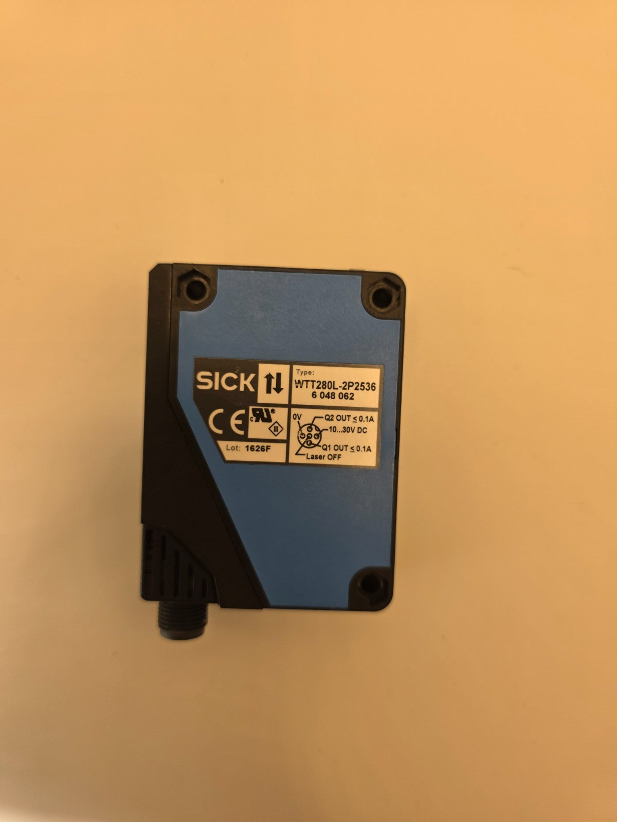 SICK WTT280L-2P2536 PowerProx Photoelectric Sensor 6048062 PNP