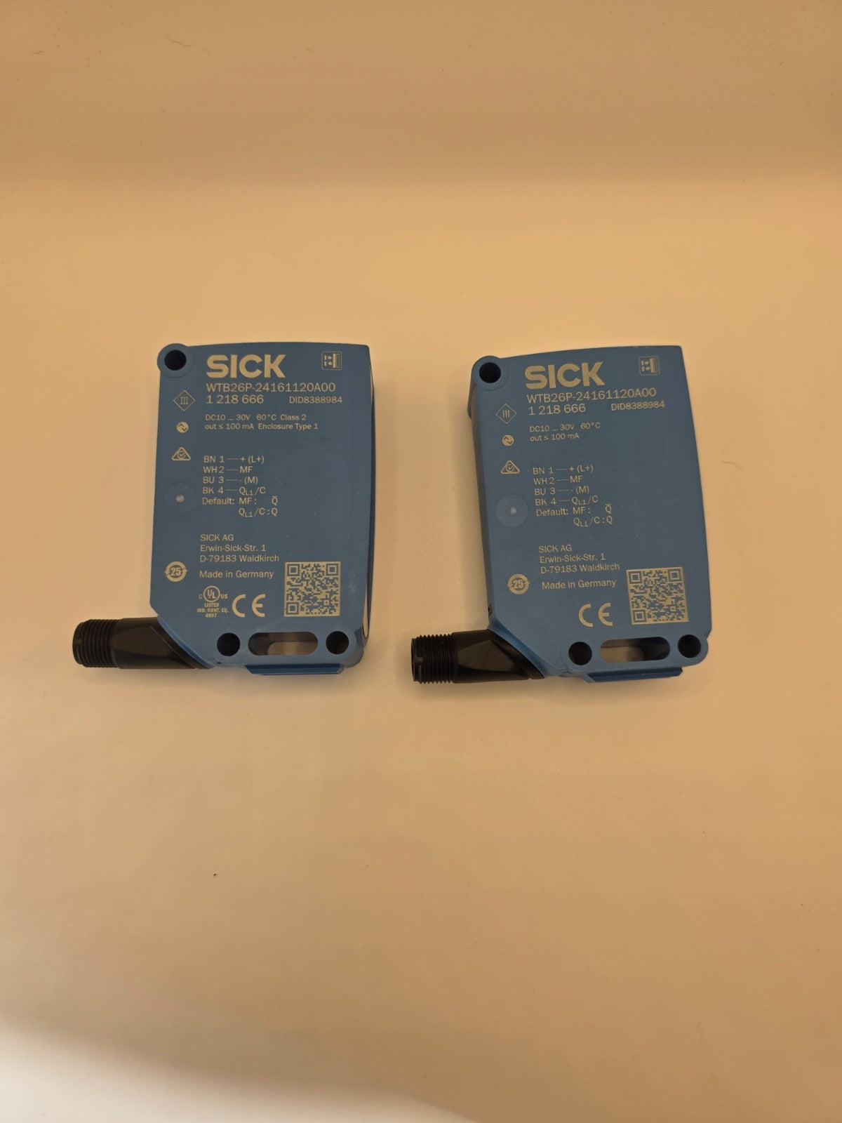 LOT OF 2 SICK WTB26P-24161120A00 PHOTOELECTRIC SENSORS